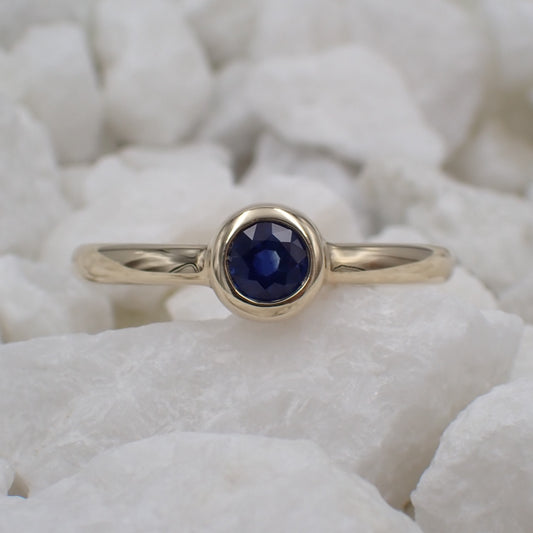 Australian Blue Sapphire Ring - 9K Gold